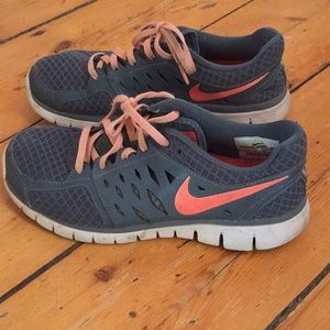 Grey/pink Nike sneakers